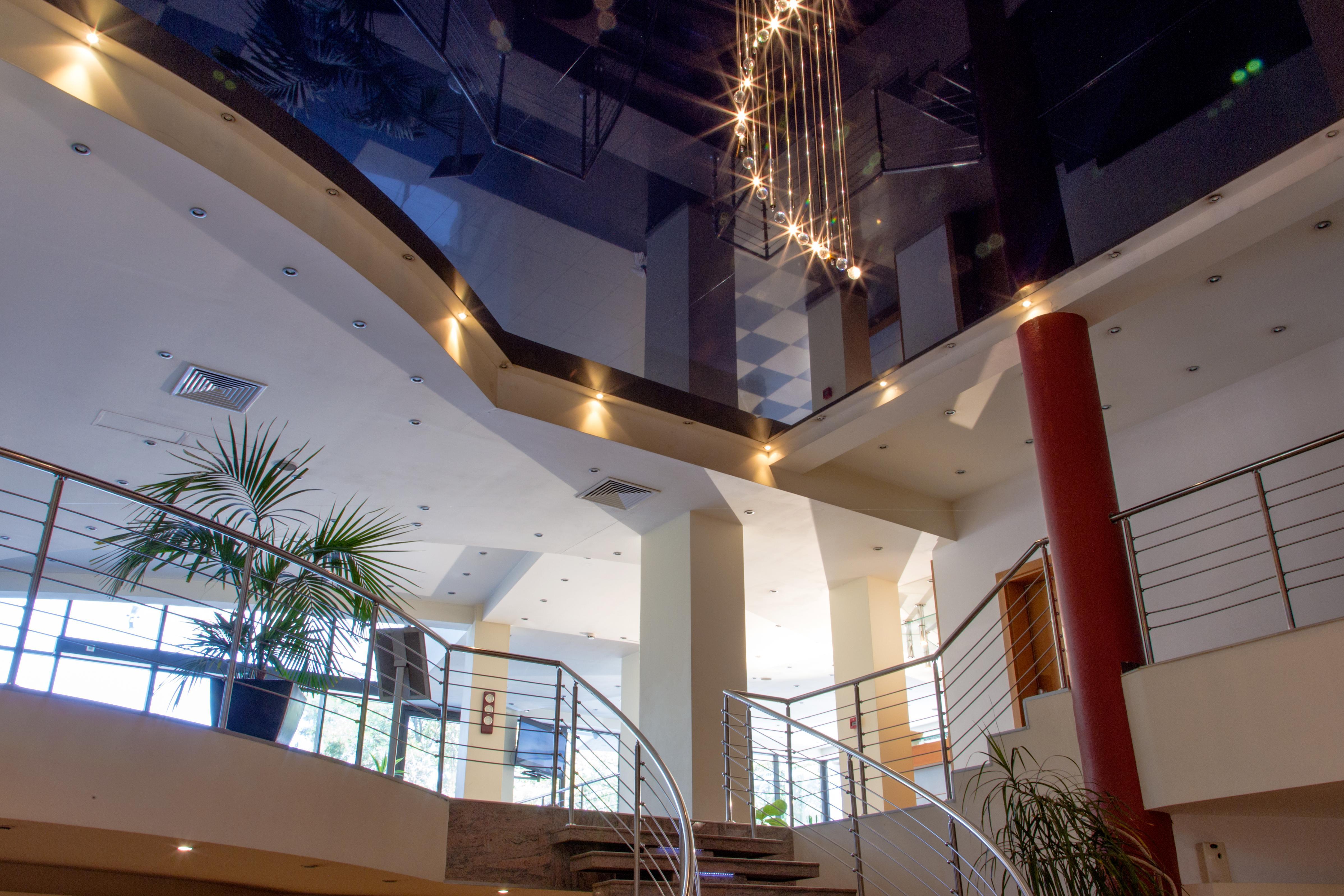 Triada Hotel София Экстерьер фото